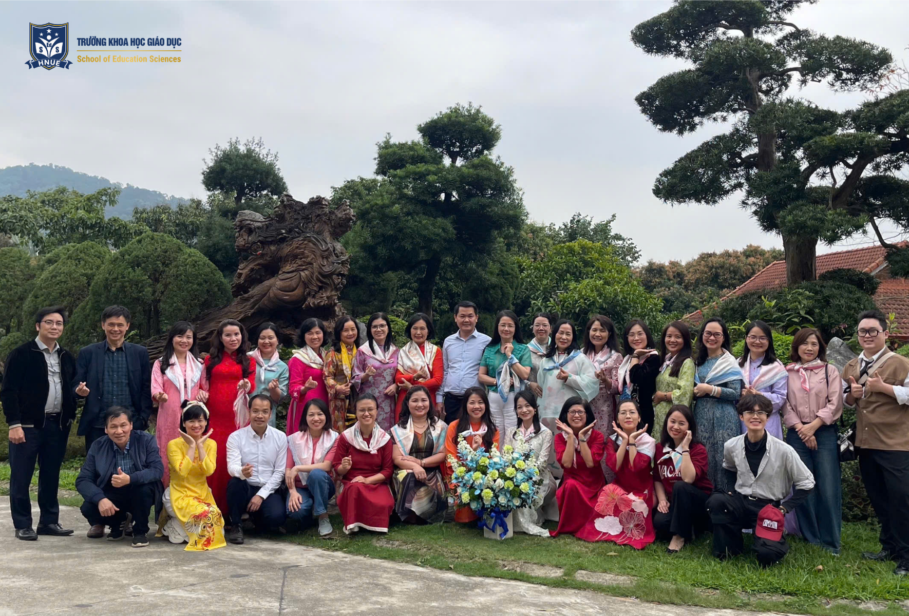 Du xuân Bính Ngọ và chào mừng 8/3