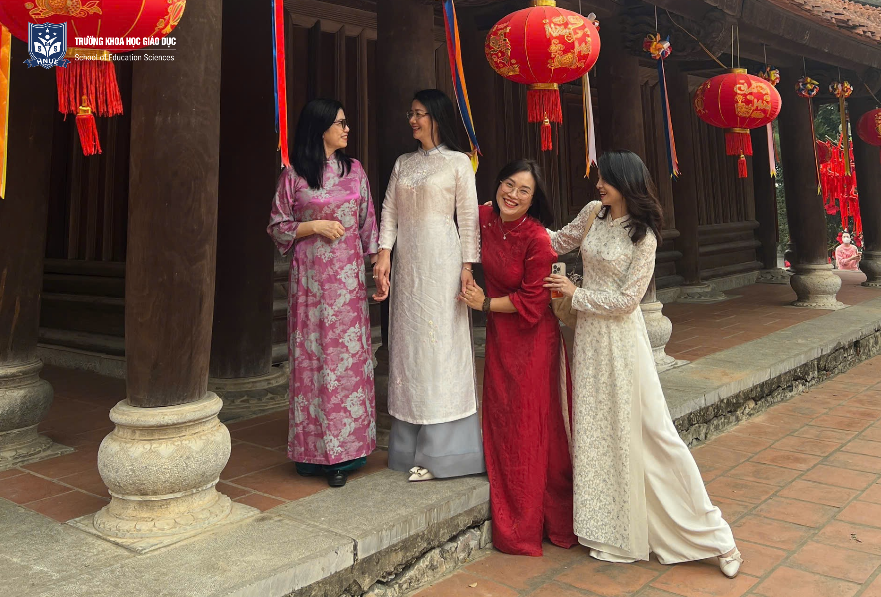 Du xuân Bính Ngọ và chào mừng 8/3