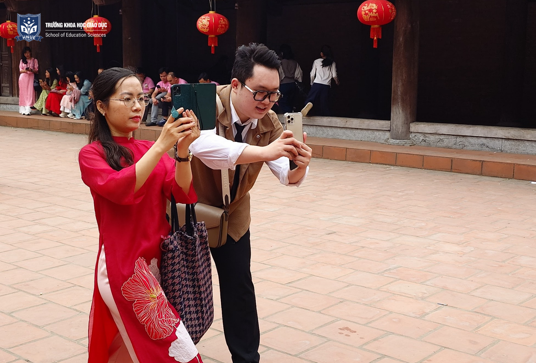 Du xuân Bính Ngọ và chào mừng 8/3