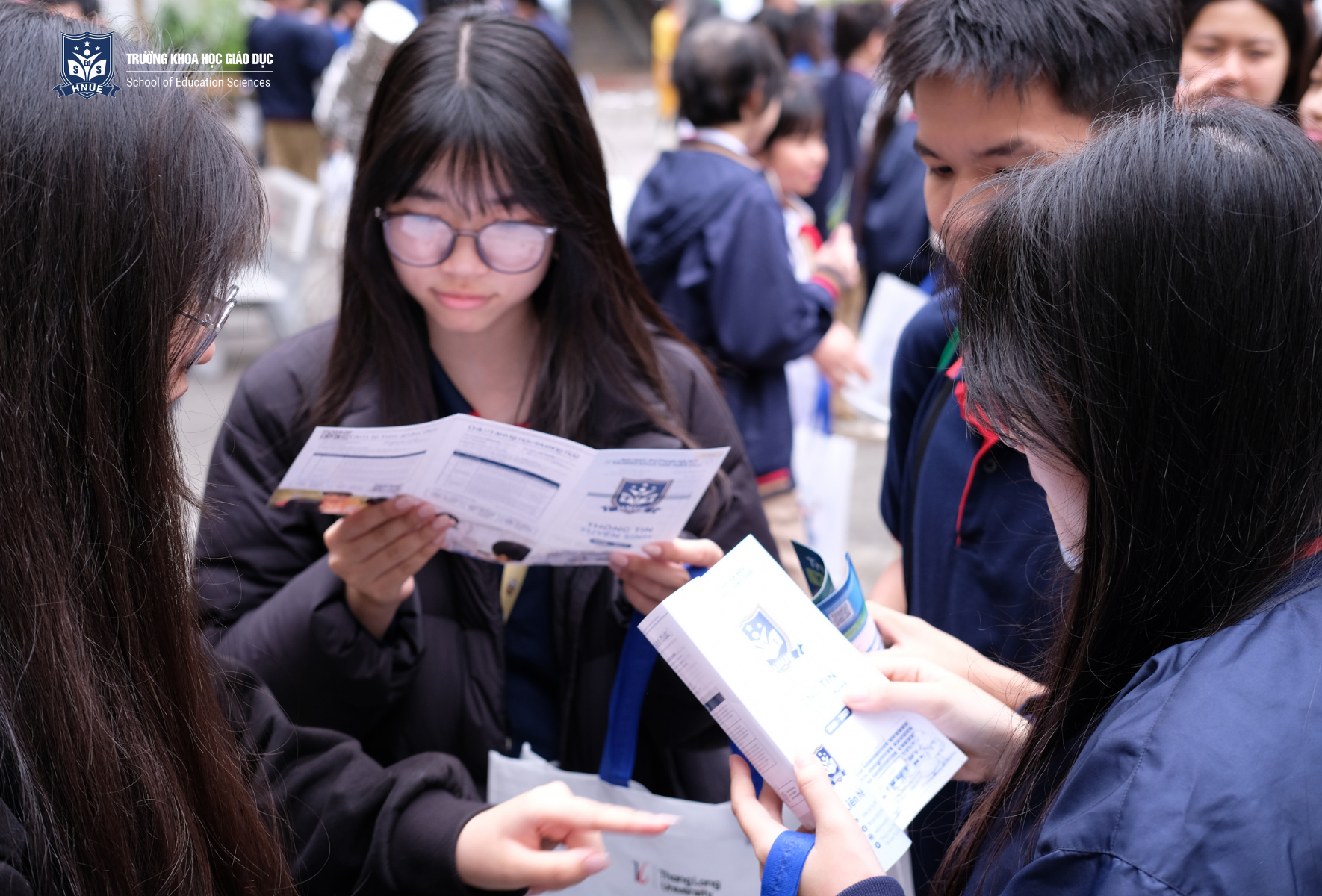 BUỔI TƯ VẤN TUYỂN SINH TẠI TRƯỜNG THPT KHƯƠNG HẠ