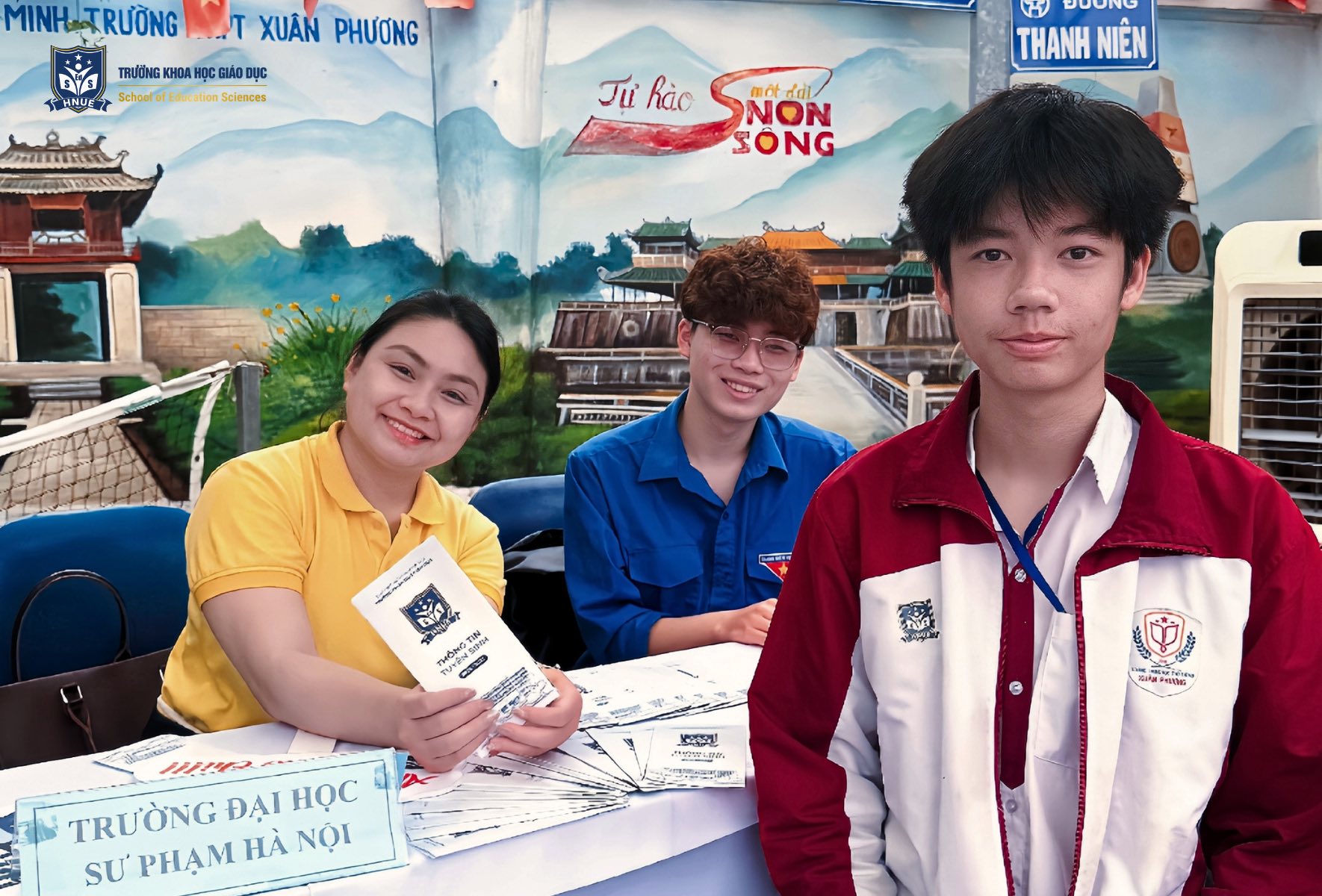 BUỔI TƯ VẤN TUYỂN SINH TẠI TRƯỜNG THPT XUÂN PHƯƠNG 