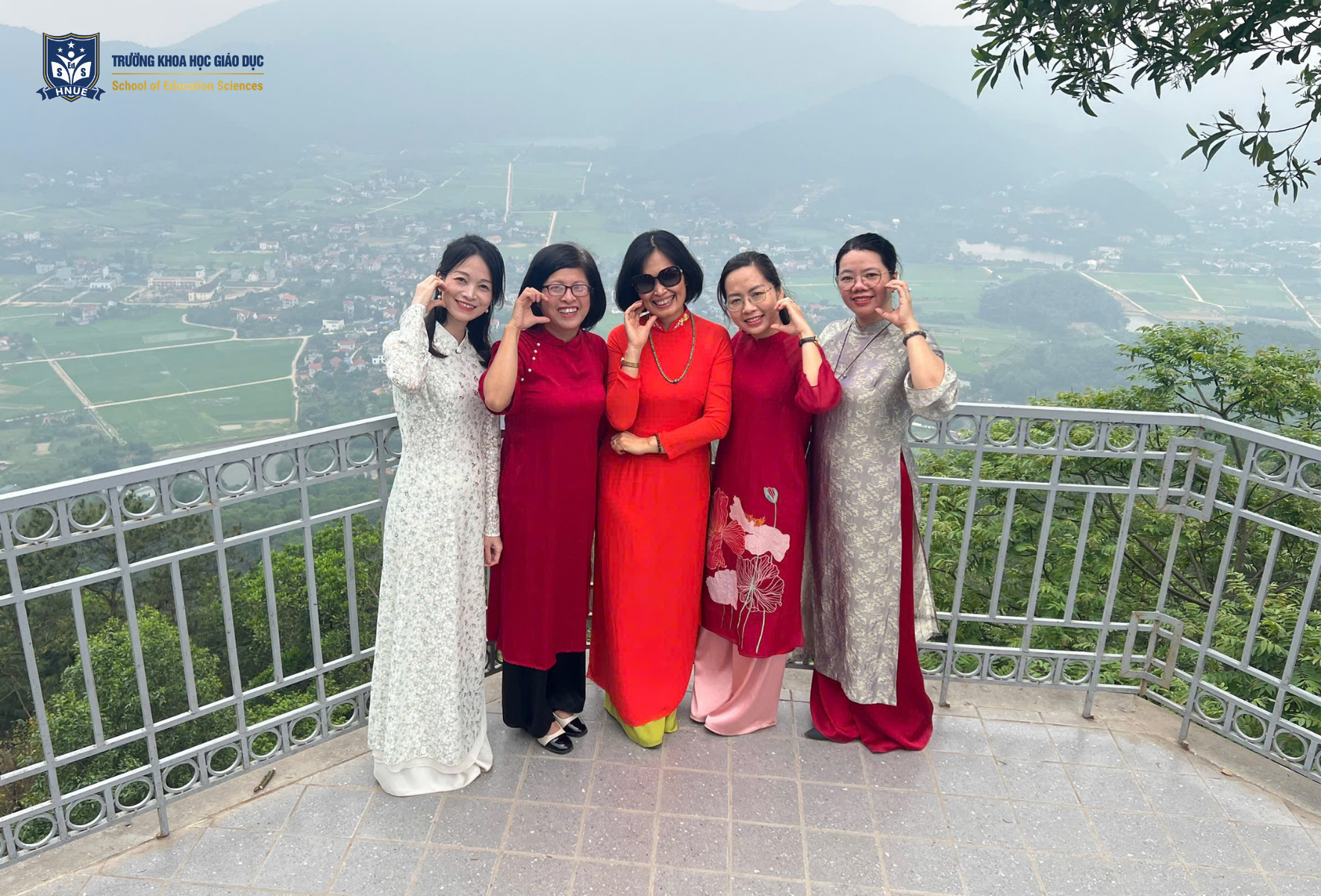 Du xuân Bính Ngọ và chào mừng 8/3