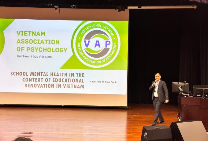 TS. Khúc Năng Toàn phát biểu tại Hội thảo